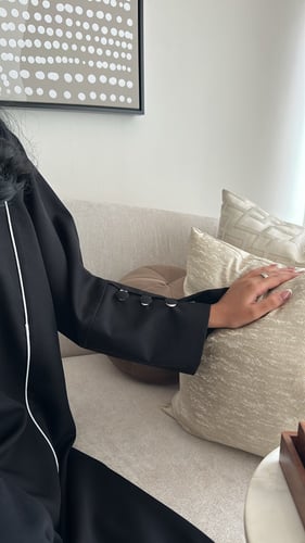 عباية كريب واقف