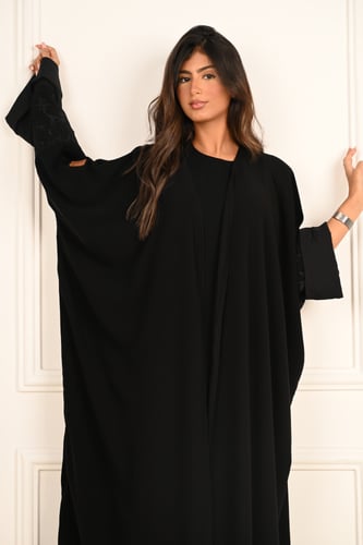 عبايه لف قماش كريب ملكي بتطريز فالاكمام