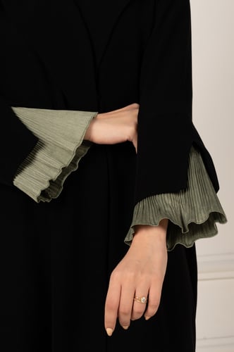 عبايه اكمام زيتي