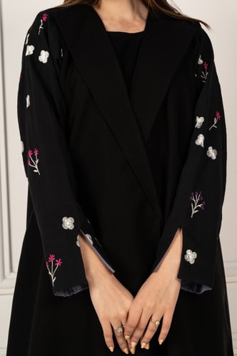 عبايه اكمام تطريز