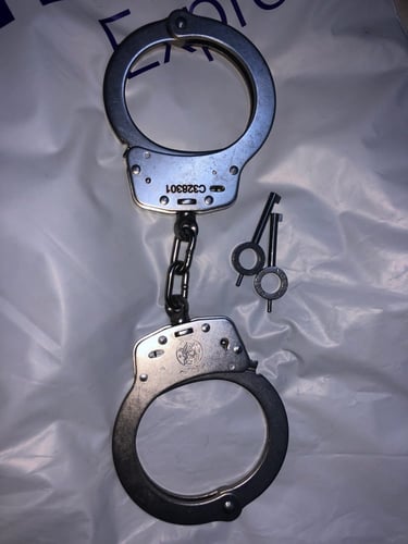 قيود امريكية