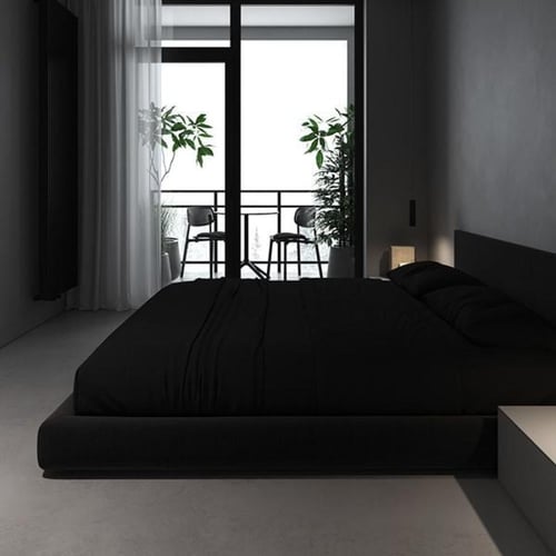 سرير فاخر مودرن – لون أسود عميق – شكل راقٍ