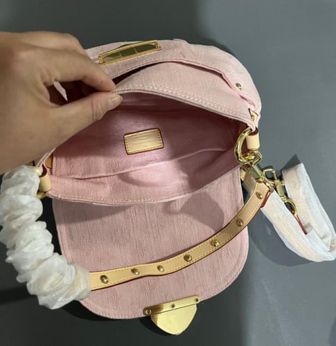 LOUIS VUITTON SUNSET VIBE Pink