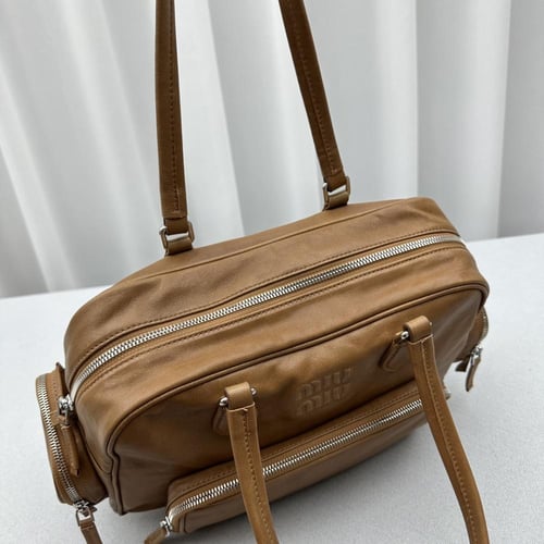 Pocket washed nappa leather bag