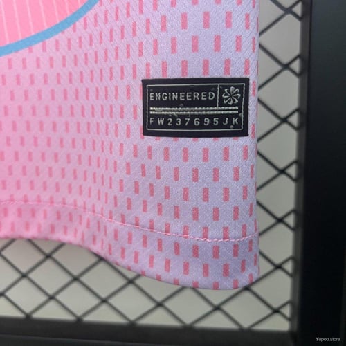 Barcelona 2025-2026 special pink edition