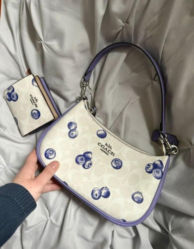 Teri Shoulder Bag In Signature Canvas With Blueber...