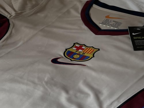 Barcelona 1999/2000 Away Shirt