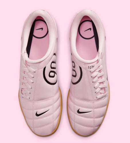 Nike total 90 pink foam