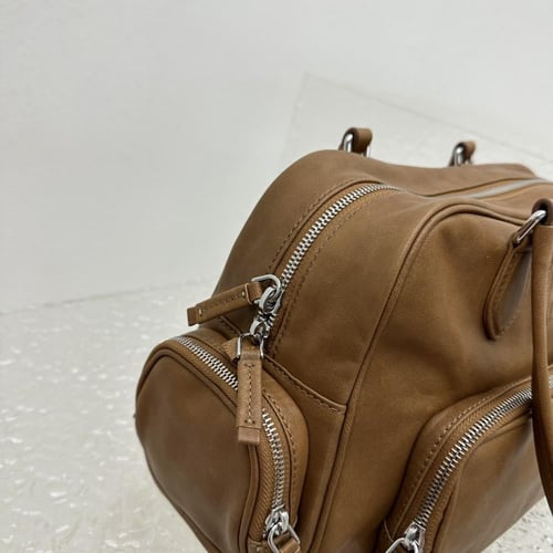 Pocket washed nappa leather bag