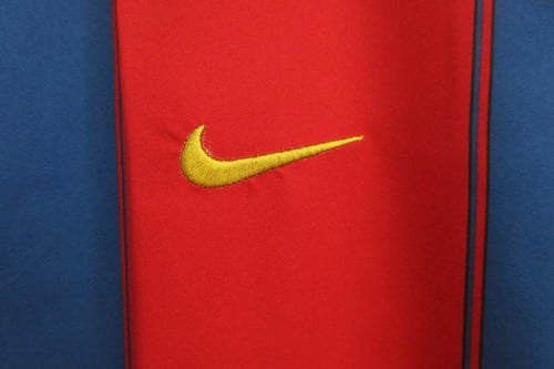 Barcelona Retro Home Jersey 2005/2006 - Fan Versio...