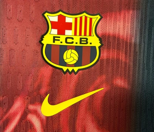 CJ X NIKE X FC BARCELONA RETRO 2000/01 HOME FAN SK...