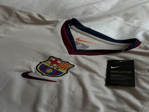 Barcelona 1999/2000 Away Shirt
