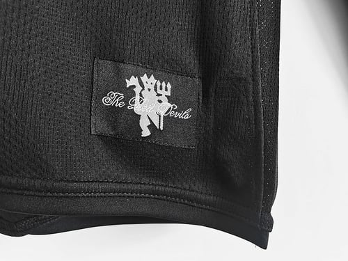 Long sleeved: 2007/08 season Manchester United awa...