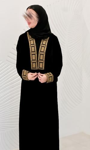 عباية مخمل كلفة ع الاكمام قصة مربع