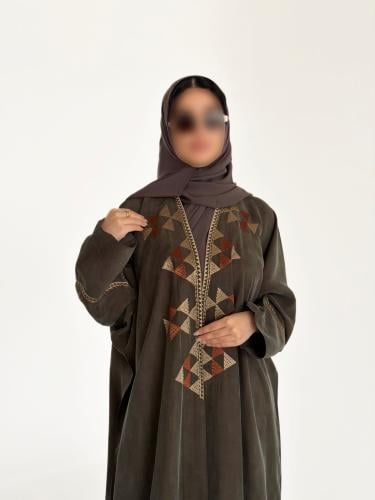عباية حرير مغسول تطريز قصه كلوش نص فراشة