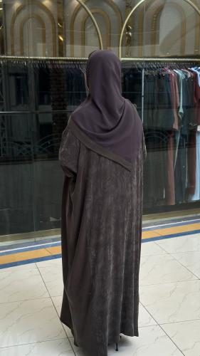 عباية سجى | عباية جاكار فاخرة بقصة واسعة وتفاصيل راقية