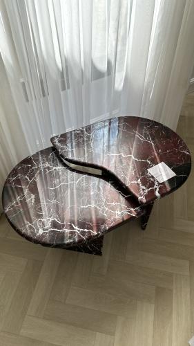 كوفي تيبل رخام برغندي