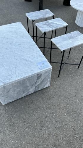 طقم طاولة وسط و ٣ خدمة