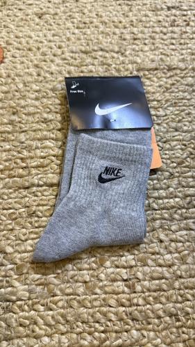 Socks "100% exact copy"