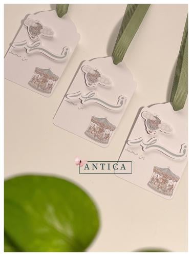 تعليقه3D صغير مع شريطه