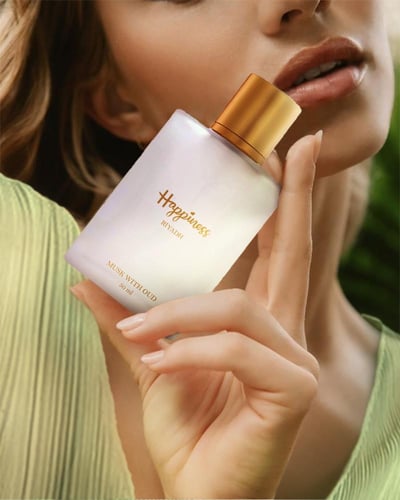 عطر العود الكمبودي الفاخر