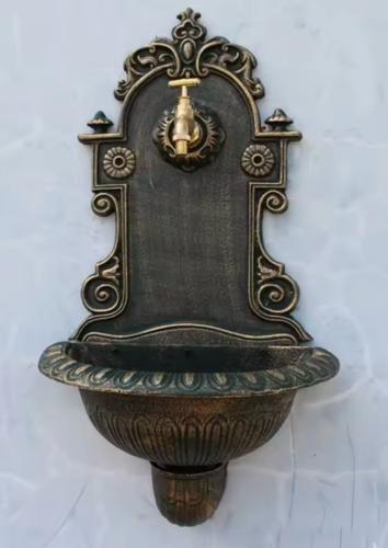 فوهة وصنبور لنافورة جدارية تعليق