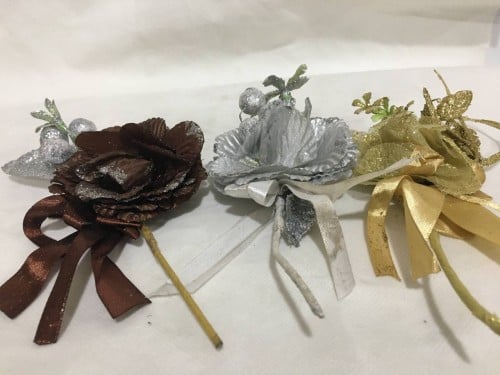 Party roses 3 pieces 1 riyal