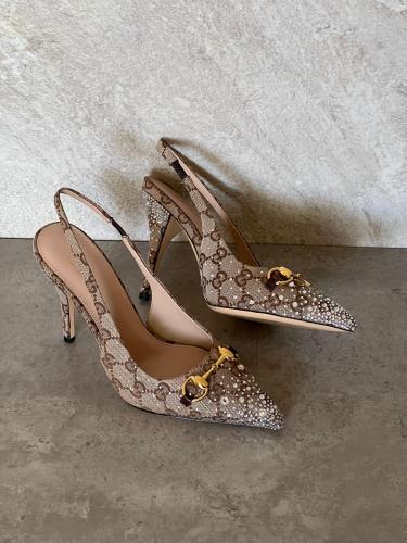 حذاء غوتشي الجديد