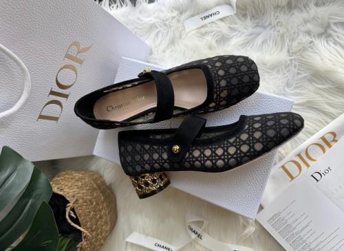 كعب ديور اسود