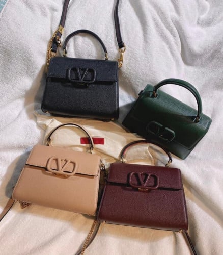 شنطة يد فالنتينو