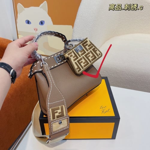 شنطة fendi