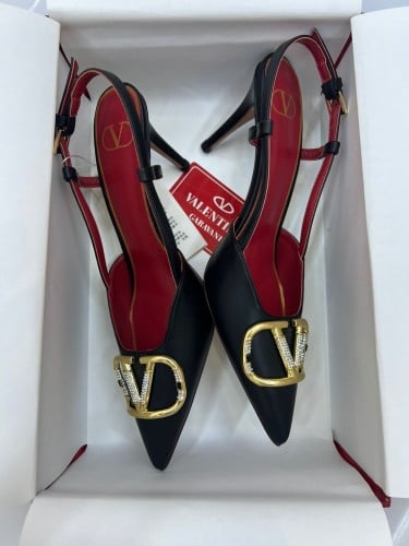 كعب عالي جلد اسود فالنتينو