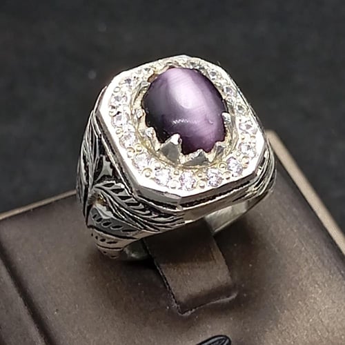 خاتم عين الهر مرصع بالزركون