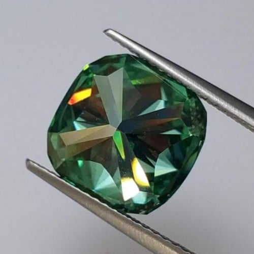 حجر موزنايت 6 قيراط