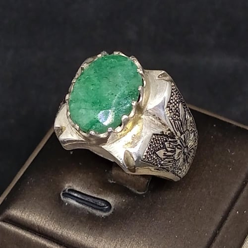 خاتم زمرد طبيعي صياغة مميزة