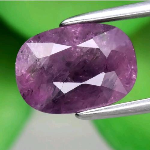 حجر ياقوت طبيعي (3.5) قيراط