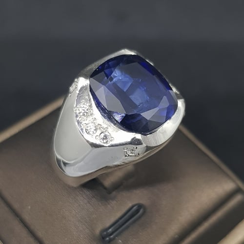 خاتم زفير مرصع بالزركون