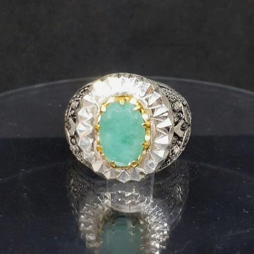 خاتم زمرد طبيعي صياغة مميزة