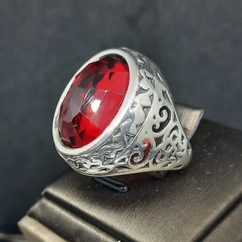 خاتم زركون احمر صياغة مميزة