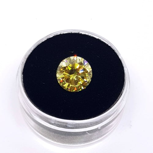 حجر موزنايت 3 قيراط بشهادة GRA