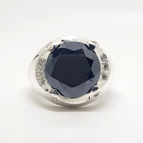 خاتم موزنايت مرصع بالزركون بشهادة