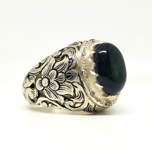 خاتم اوبال مرصع بالألماس بشهادة