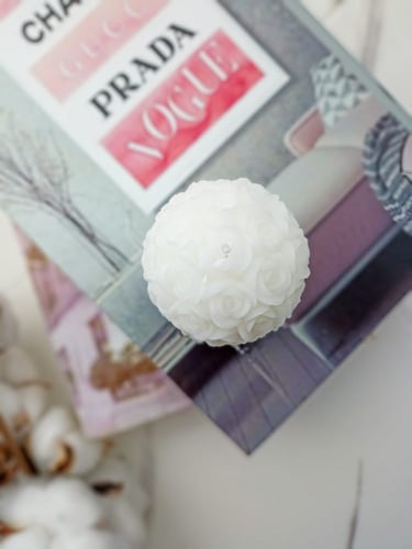 شموع كرة الورد (أبيض)