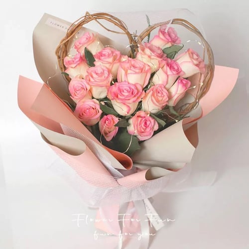 غصن تنسيق ورد