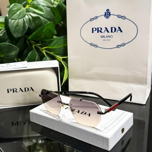 نظارة PRADA مع الملحقات