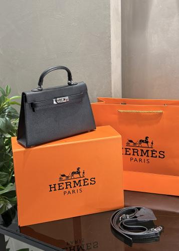 شنطة HERMES فخمة مع الملحقات