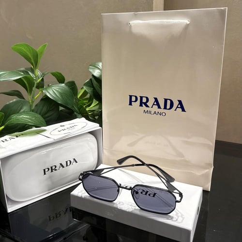 نظارة PRADA مع الملحقات