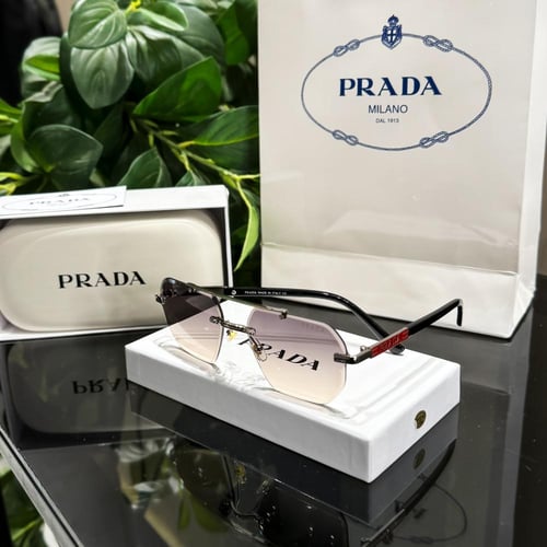 نظارة PRADA مع الملحقات