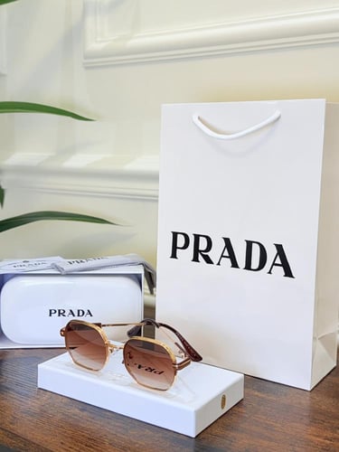 نظارة PRADA مع الملحقات