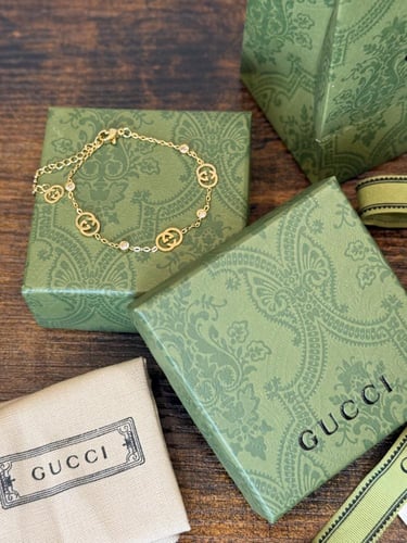 فازة ورد البيوني الفخمة اساور قوتشي